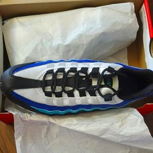 NWT's Nike Air Max Youth size 7